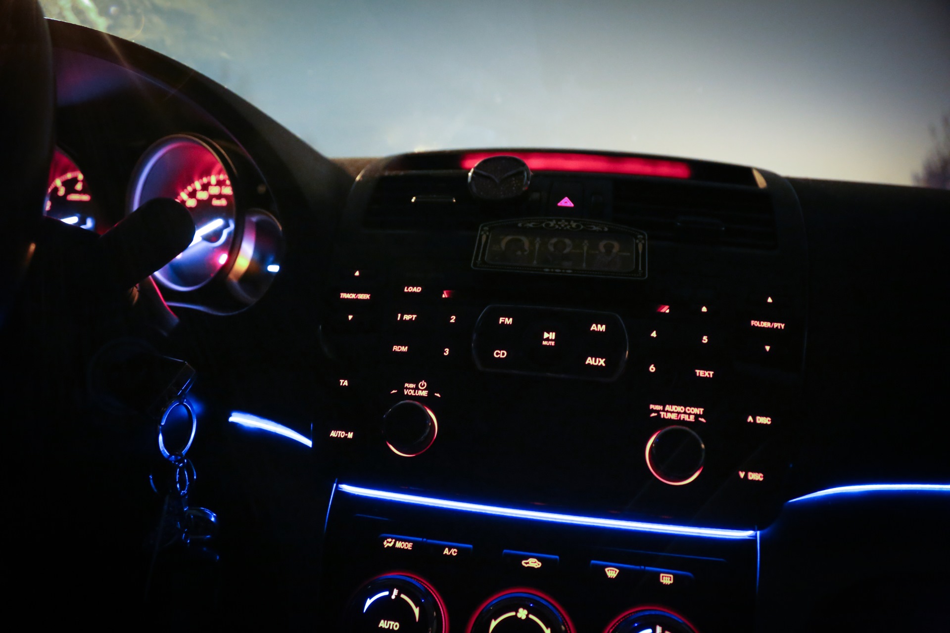 Подсветить 6. Подсветка Mazda 6 GH. Пересвет салона Мазда 6 GH. Контурная подсветка салона Mazda 6 GH. Подсветка салона Мазда 6 g.