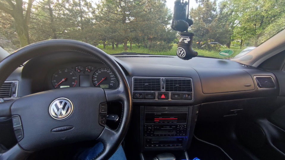 Мультируль + китайская магнитола — Volkswagen Golf Mk4, 2,3 л, 2001 ...
