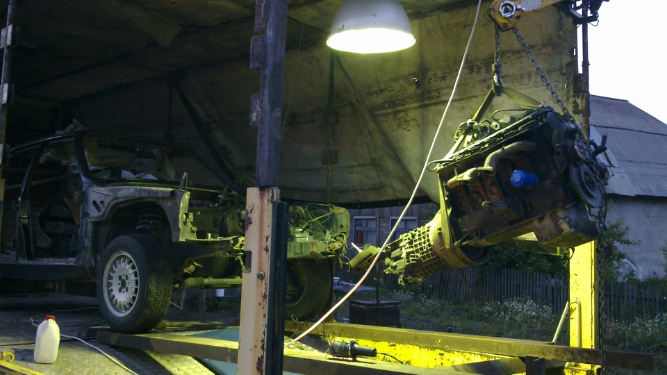 BMW 3 series Alpina engine 2.3