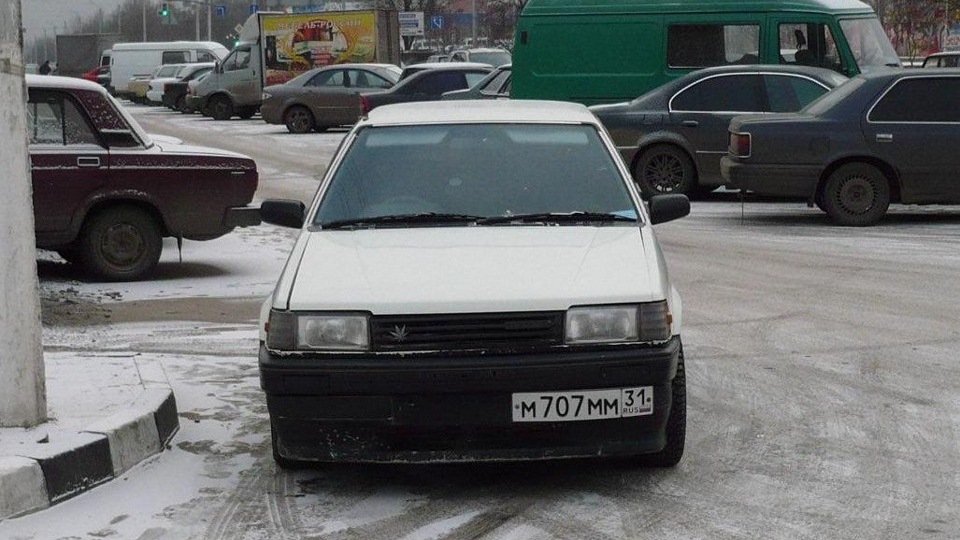 mazda 323 (1987 г.)