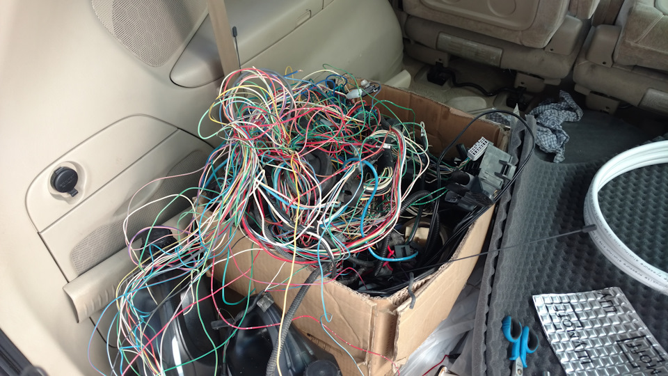 Подключение корректора фар или начинаем блог — Mazda MPV II, 2,5 л ...