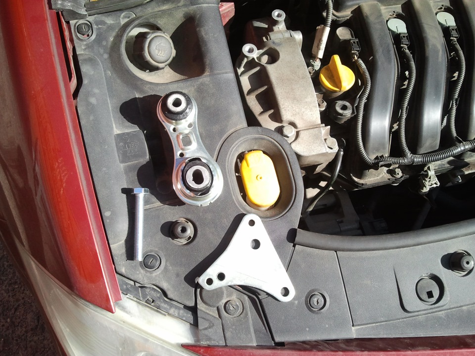 Дополнительная опора — Renault Megane II, 1,6 л, 2006 года | своими ...