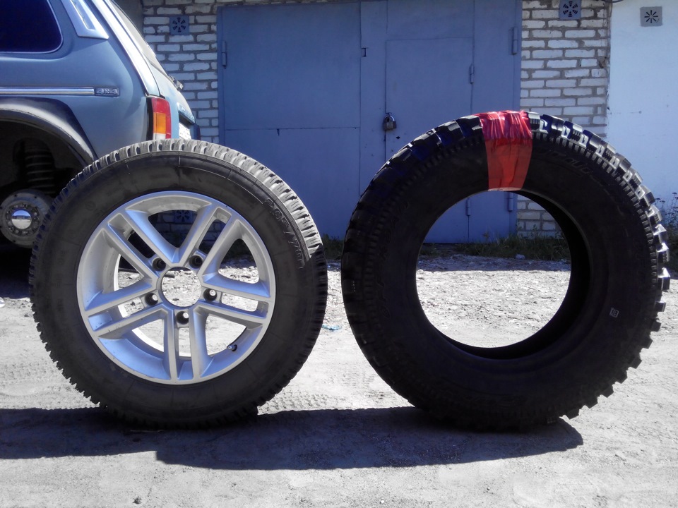 Cordiant off road 225 75 r16 на ниву. 5cd7c86s 960. Cordiant off road 225 75 r16 на ниву фото. Cordiant off road 225 75 r16 на ниву-5cd7c86s 960. картинка Cordiant off road 225 75 r16 на ниву. картинка 5cd7c86s 960. итак, прошел второй год владения тапками, весс больше чем камафлеймовский, динамика упала, но с парами 4.3 можно ездить, изноустойчивость хорошая, за 8 тыс износа невидно, грыж нету, качаю 2 очка, доволен впринципе, но лучше ставить на литье или ковку, на штампах тяжко ниве такие калеса), реальный размер на диске накаченой покрышки 74см