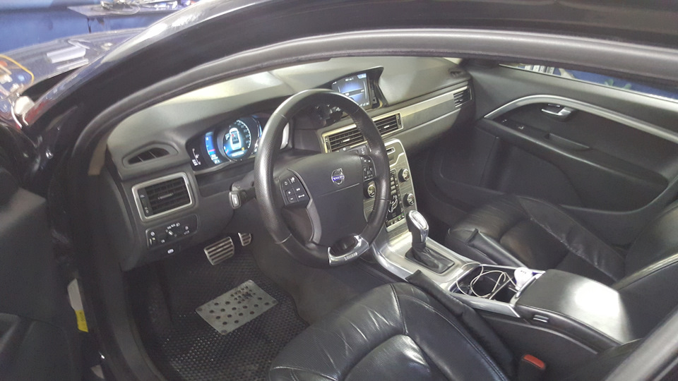 Фото в бортжурнале Volvo S80 (2G)