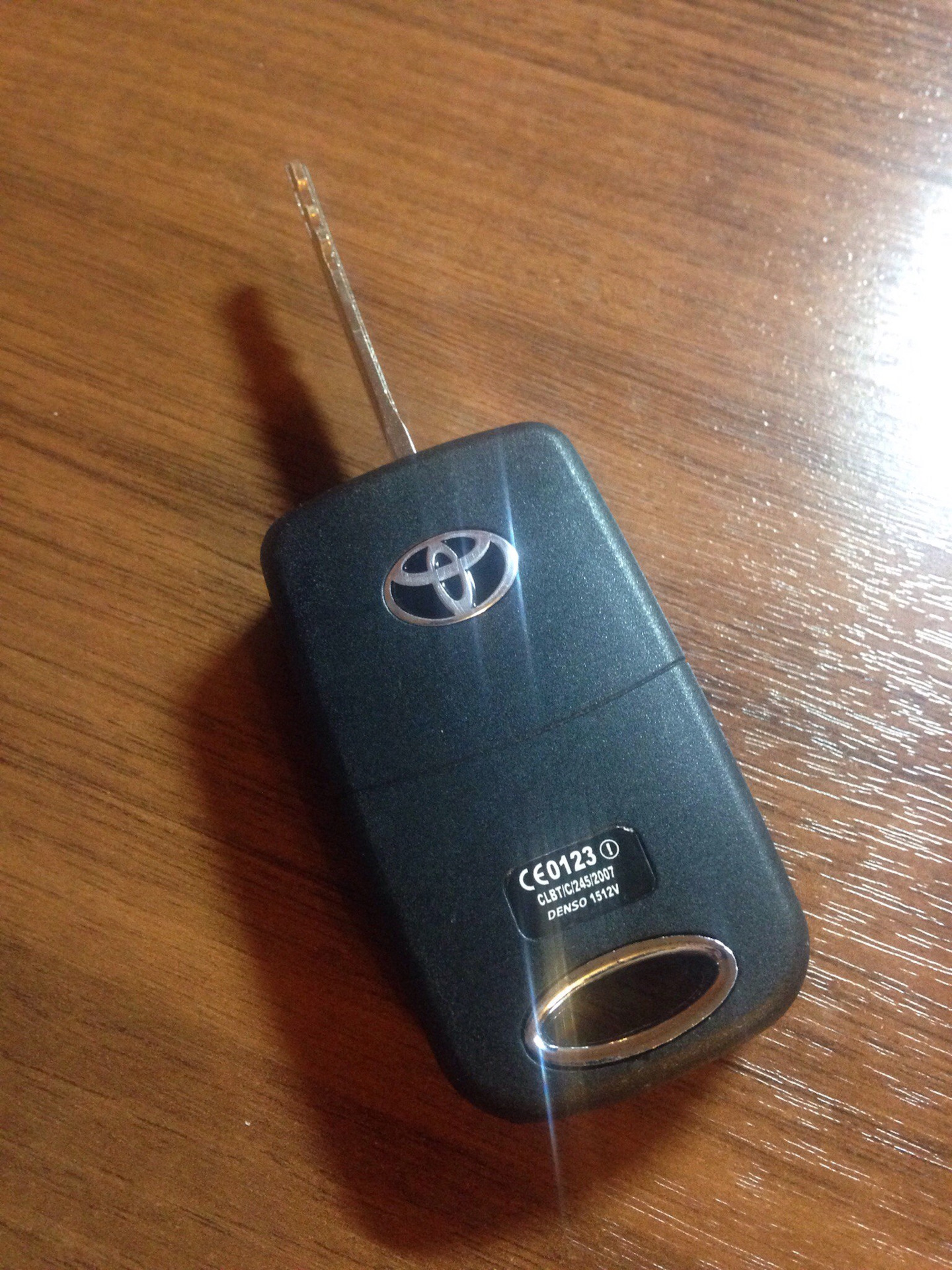 Ключ камри. Ключи Toyota Camry 30. Camry 40 Remote Key.