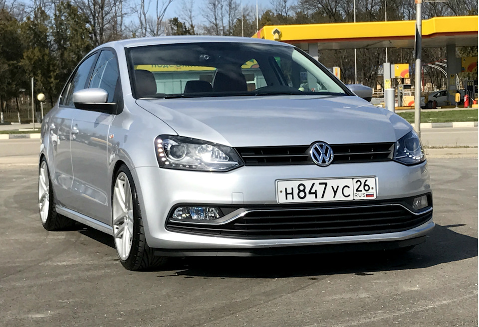 Volkswagen Polo mk5 седан