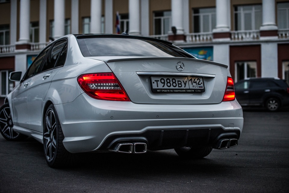 Amg drive. W204 AMG Seat. Драйв 2 Мерседес 204 АМГ. Амг77. С 61 AMG 204.