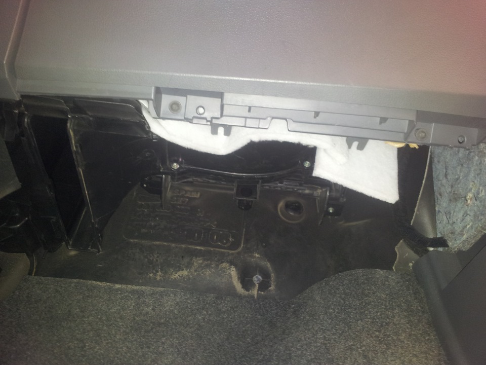 запах сырости при включении кондиционера. — SEAT Ibiza (6J), 1,9 л ...