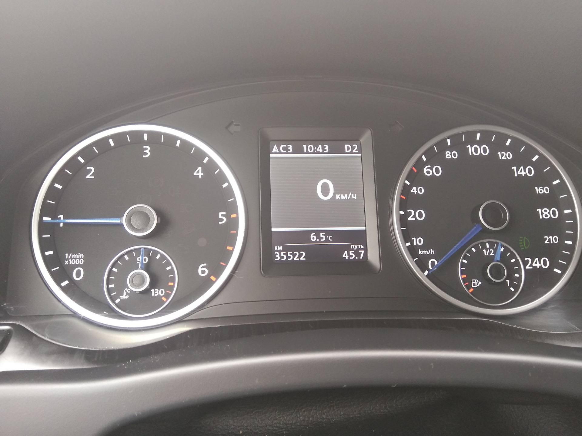Фольксваген Тигуан 2008 приборка. Приборная панель Фольксваген Тигуан 2012. Tiguan 2013 приборная панель. Панель Фольксваген Тигуан 2014 ЕПС.