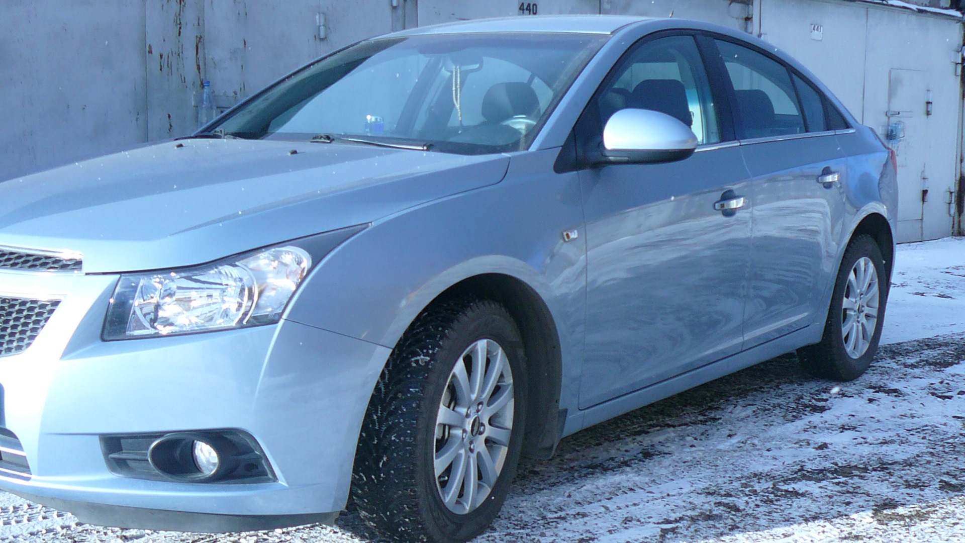 Chevrolet Cruze светло серый