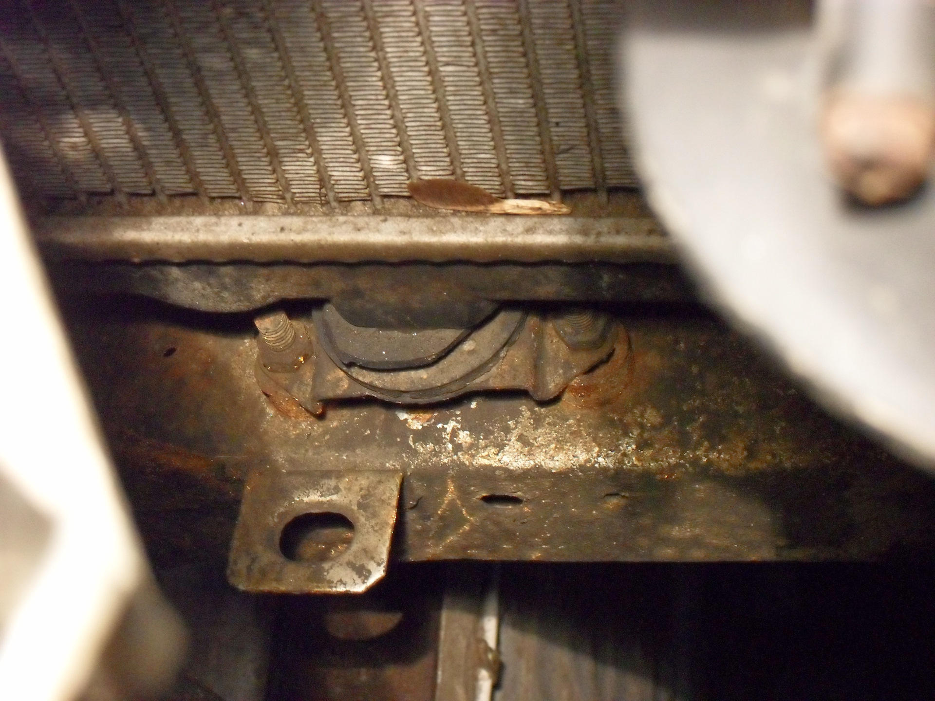 радиатор потек и выкипает ож — Mazda 626 IV (GE), 2 л, 1995 года ...