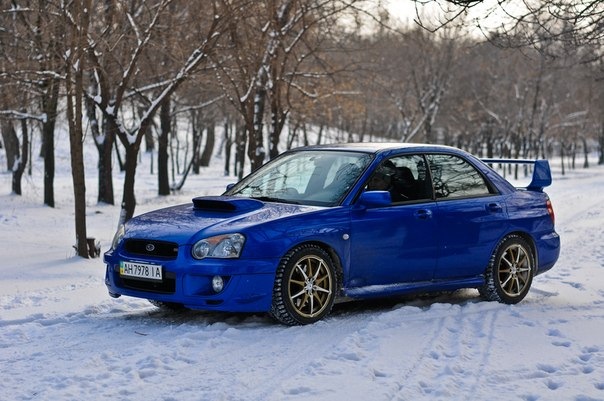 Субару Импреза WRX STI зимой