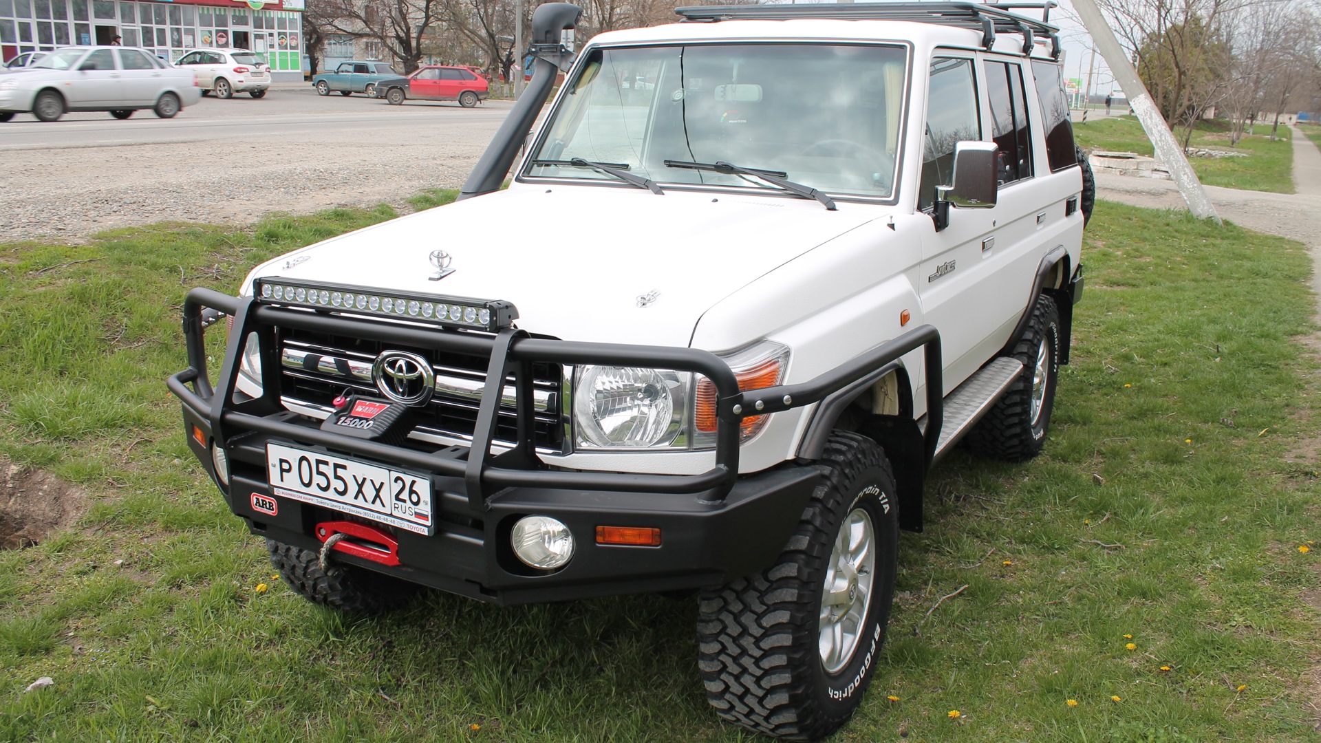 Ленд крузер 76. Toyota LC 76. Тойота ленд Крузер 76 кузов. Тойота ленд Крузер 76 бензин.