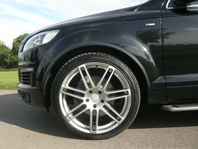 40 r21. Audi q7 295/40/21. R20 275 40 Audi q7. 295/40 R21 на Ауди q7.