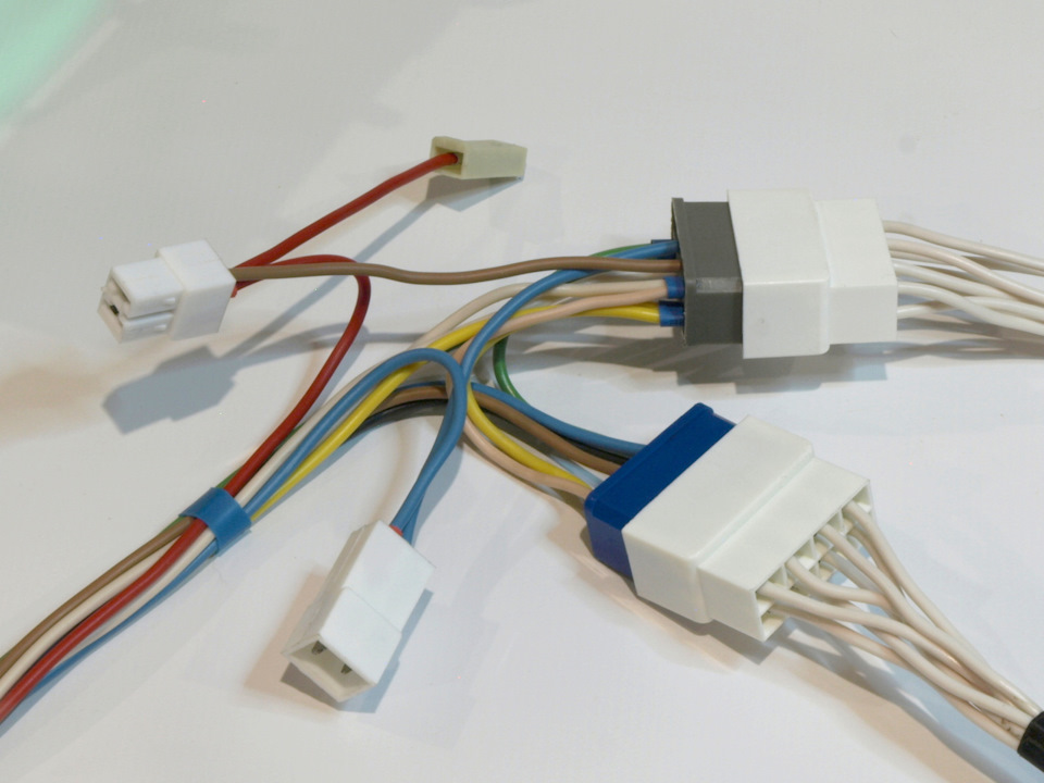 Разъёмы синего и серого жгутов — УАЗ 469