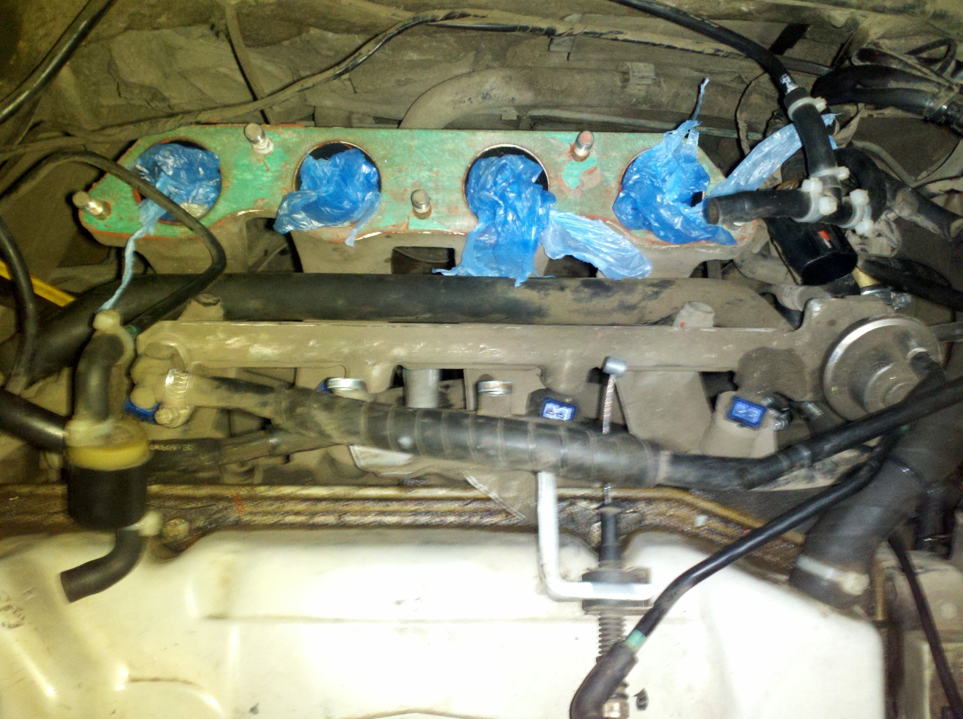 Om628 подсос воздуха. Проверка системы впуска на герметичность дымогенератором. Приора подсос воздуха признаки. Проверка системы впуска на герметичность дымогенератором. Подсос воздуха соплом аргон.