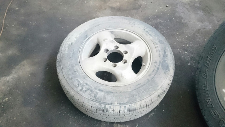 Старые колесья 245/70/R16 ET40 5шт 15тр — Toyota Hilux Surf (2G), 4 л ...