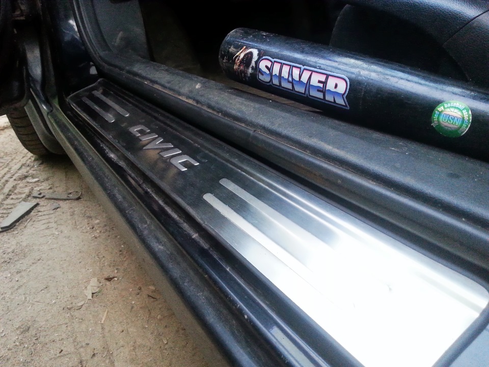 Накладки на пороги для Honda Civic 4D 2006> — Honda Civic 4D (8G), 1,8 ...