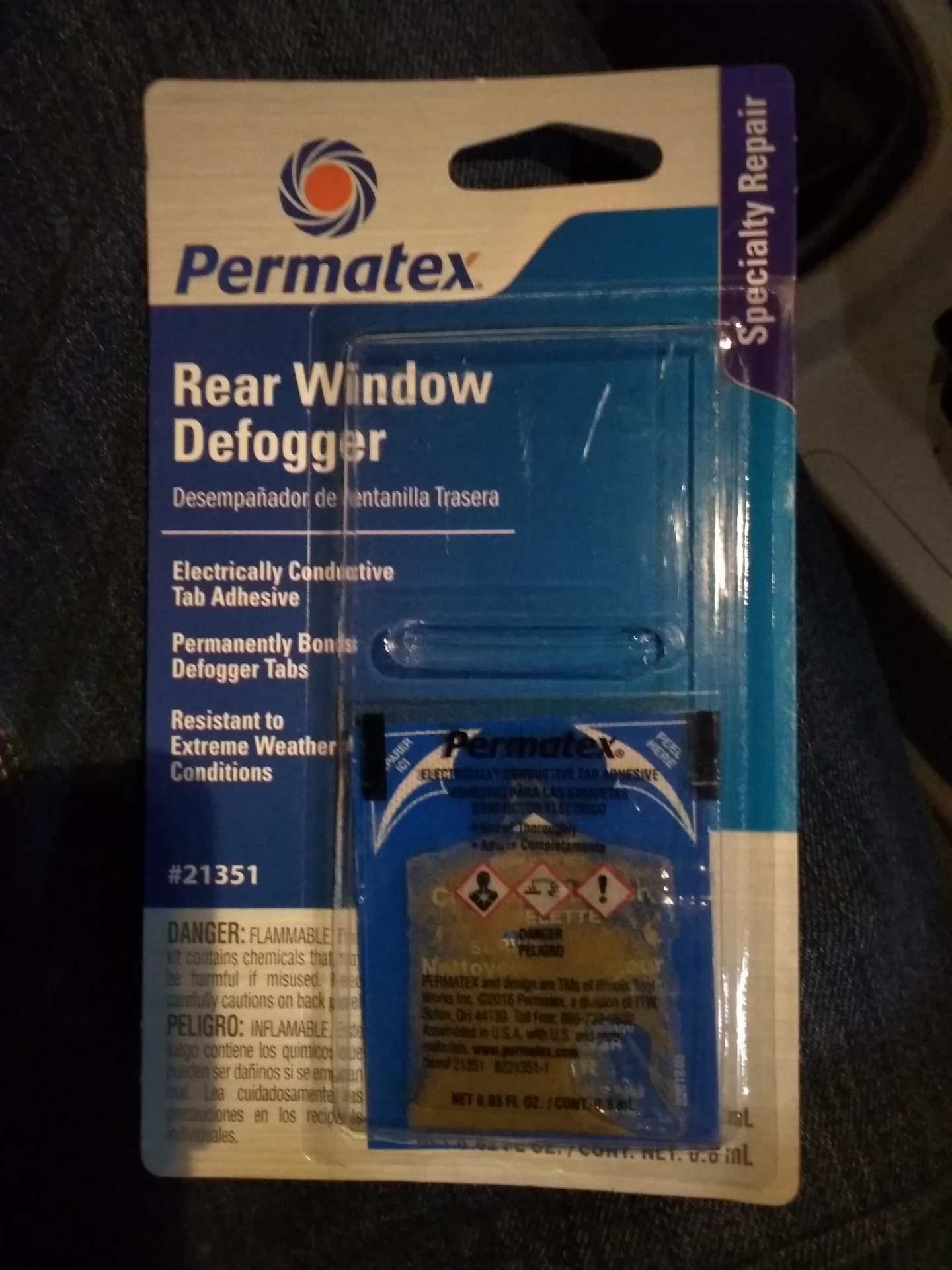 Набор проф. Клей перматекс 21351. Permatex rear window defogger. Клей для контактов обогрева заднего стекла permatex. "ремонт контактов обогрева заднего стекла" 0,6мл.