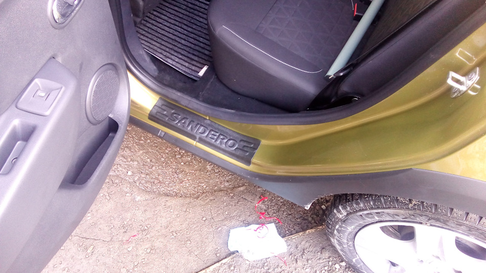 Как снять пороги рено сандеро степвей Защита порогов и Стрелка2 - Renault Sandero Stepway (2G), 1,6 л, 2016 года аксес