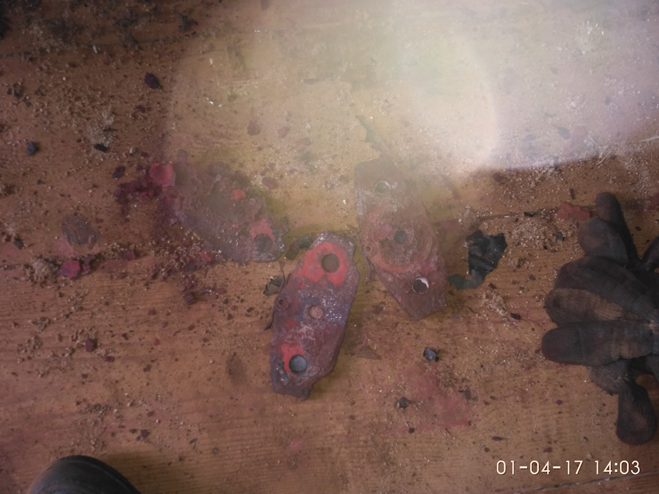 Сняли. — Renault Laguna I. Запчасти на фото: 041714