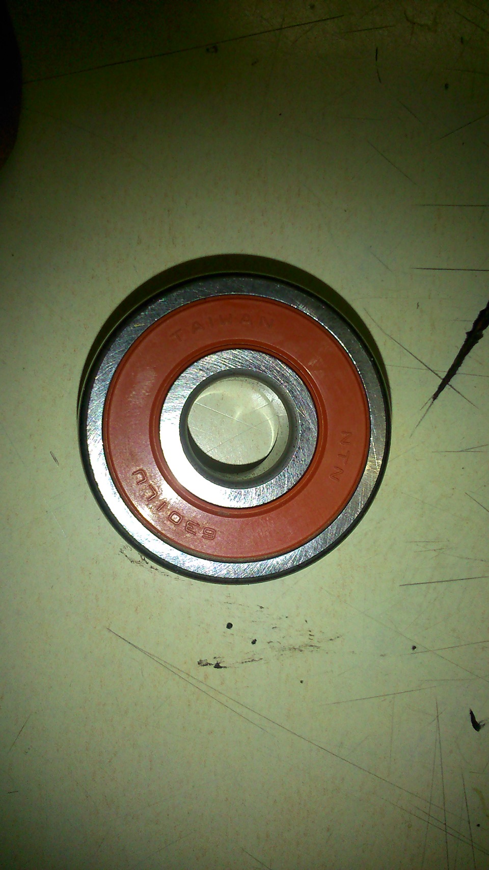 Подшипники генератора 1zz fe. Ролик натяжной верхний 491qe. Двигатель 2с ролик натяжителя ремня кондиционера. Вектра б 1. Подшипник генератора форд мондео 4.