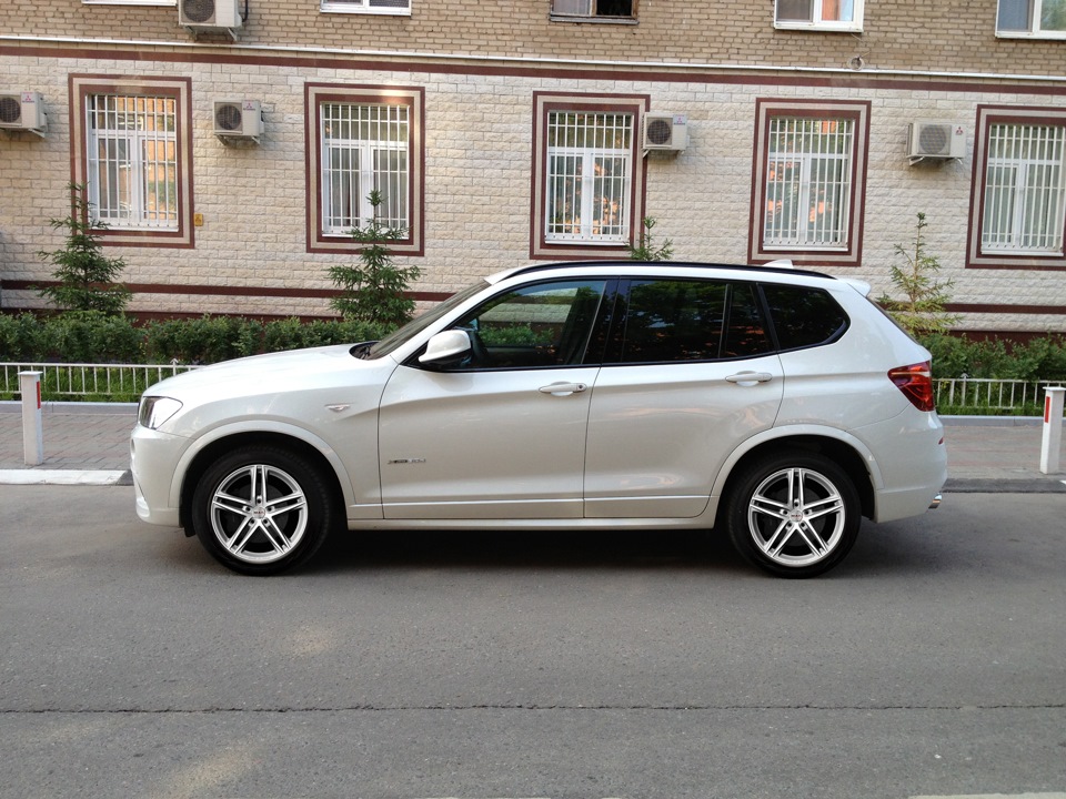 Колеса бмв х3. BMW x3 f25 диски r18. BMW x3 f25 Wheels. BMW f25 r18. Диски БМВ х3 f25.