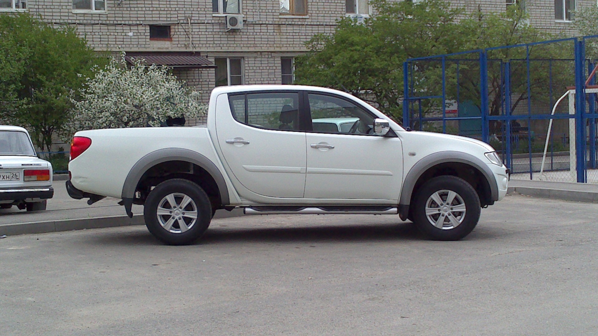 Mitsubishi l200 2011