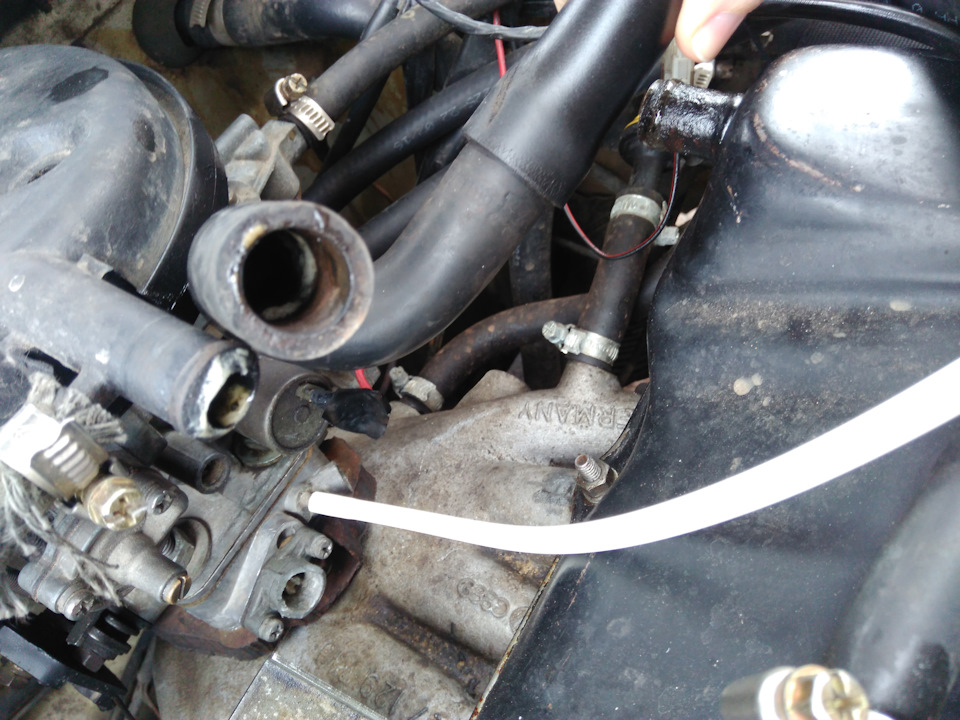 Эмульсия под клапанной крышкой — Volkswagen Jetta II, 1,8 л, 1987 года ...