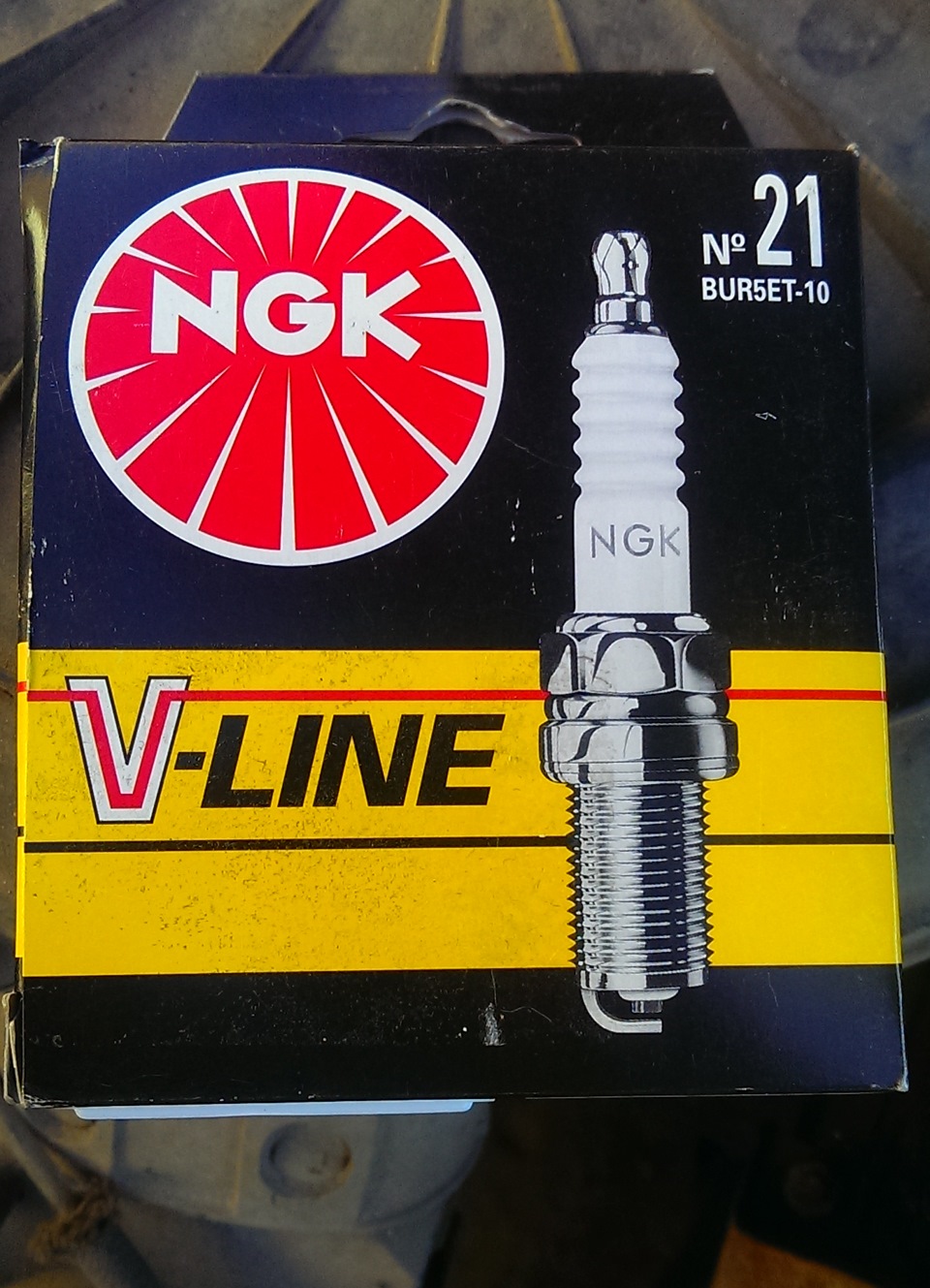 Новые свечи. NGK BUR5ET-10 — Audi 80 (B2), 1,3 л, 1983 года ...