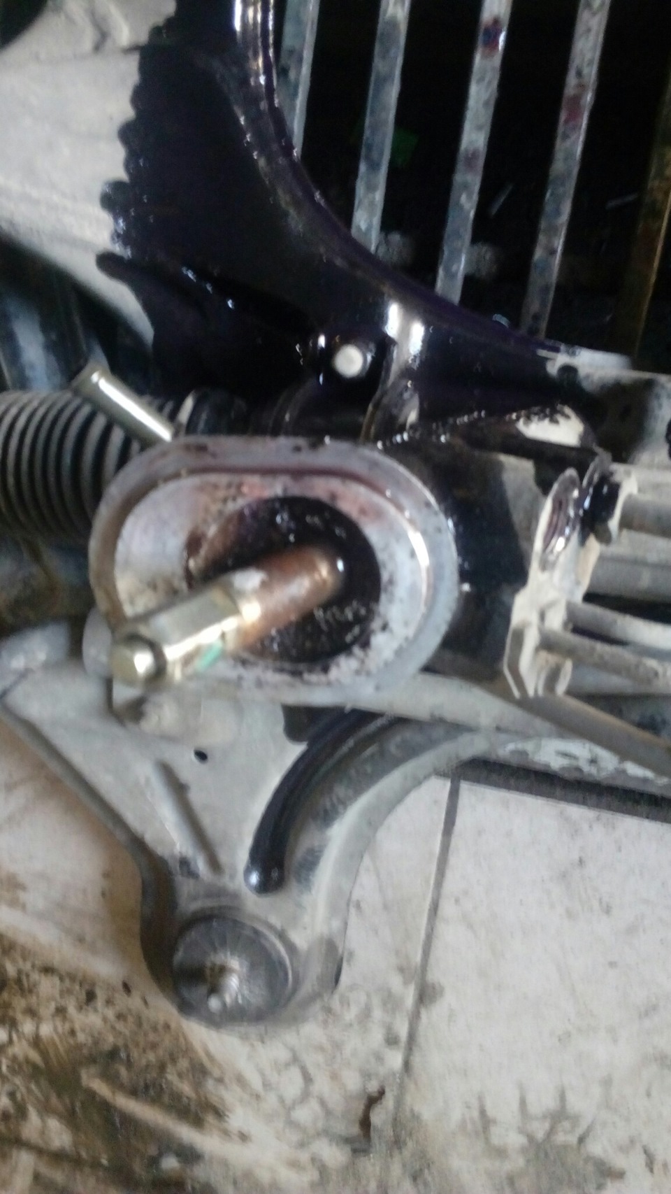 Замена сальника рулевой рейки. — DRIVE2