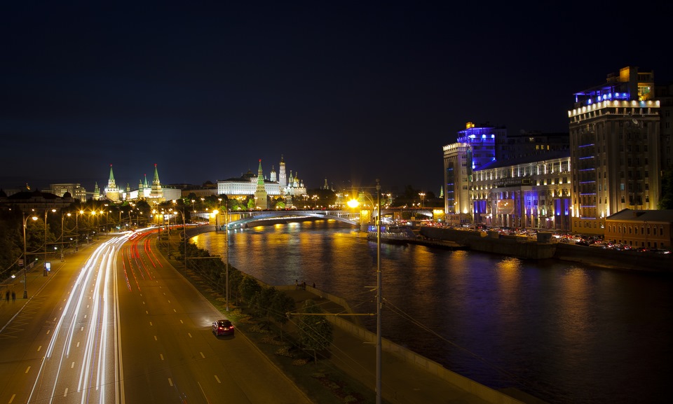 Работа в ночь в москве. Ночная жизнь Москвы. Канал Москвы ночью. Москва камера ночью. Ночная Москва летом Любительское фото.