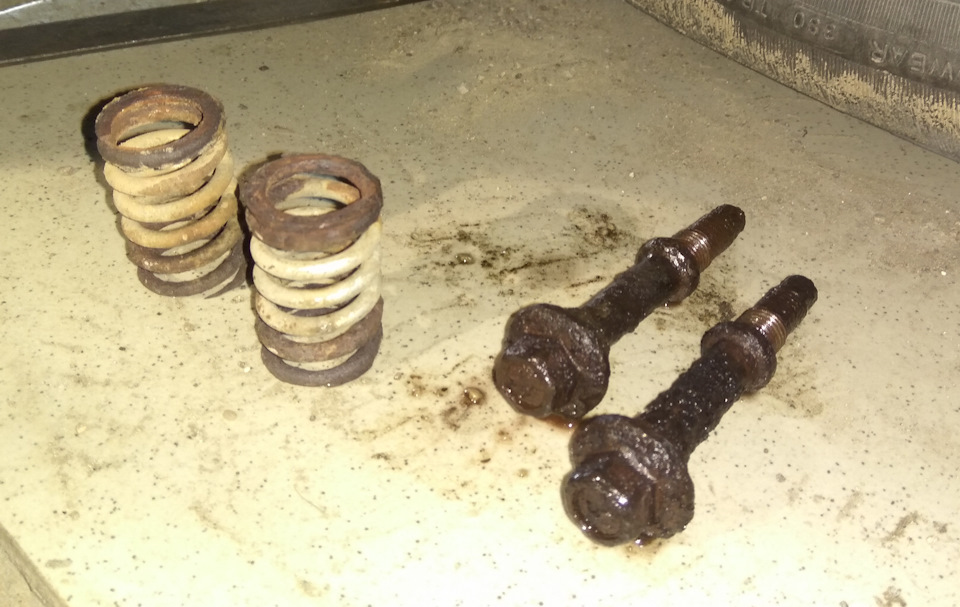 Замена прокладки-кольца выпускного коллектора — Geely SC7, 1,8 л, 2013 ...