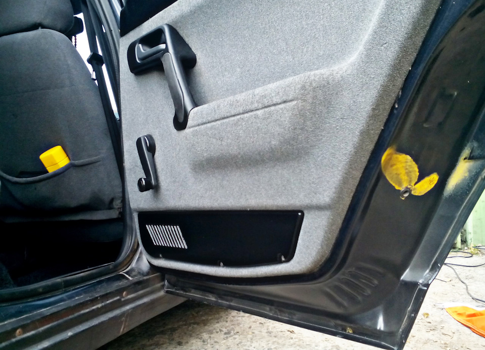 Покраска низа дверей и антикор.обработка внутри них (2) — Lada 21104, 1 ...