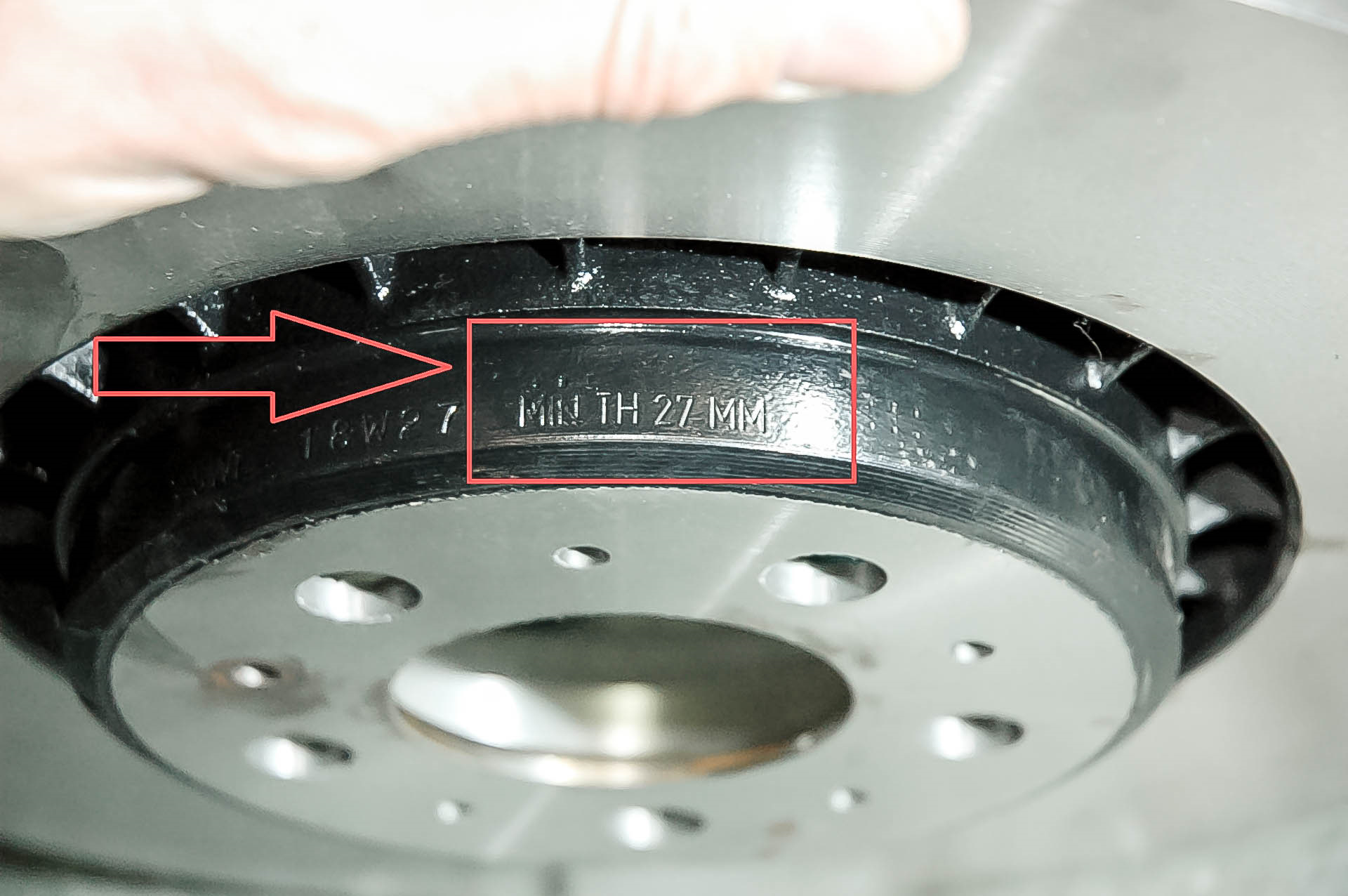 Диски по vin. Как определить диаметр тормозного диска Volvo xc90. Минимальная толщина тормозного диска Вольво хс90. Тормозные диски Вольво хс90. Тормозной диск 371мм Volvo.