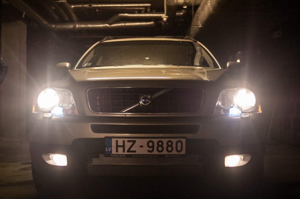 Лампа volvo xc90. Габаритные лампы Volvo xc90 2007. Габаритные огни Volvo xc90. Вольво xc90 лампа габаритная. Лампа передних габаритных огней Вольво xc90.