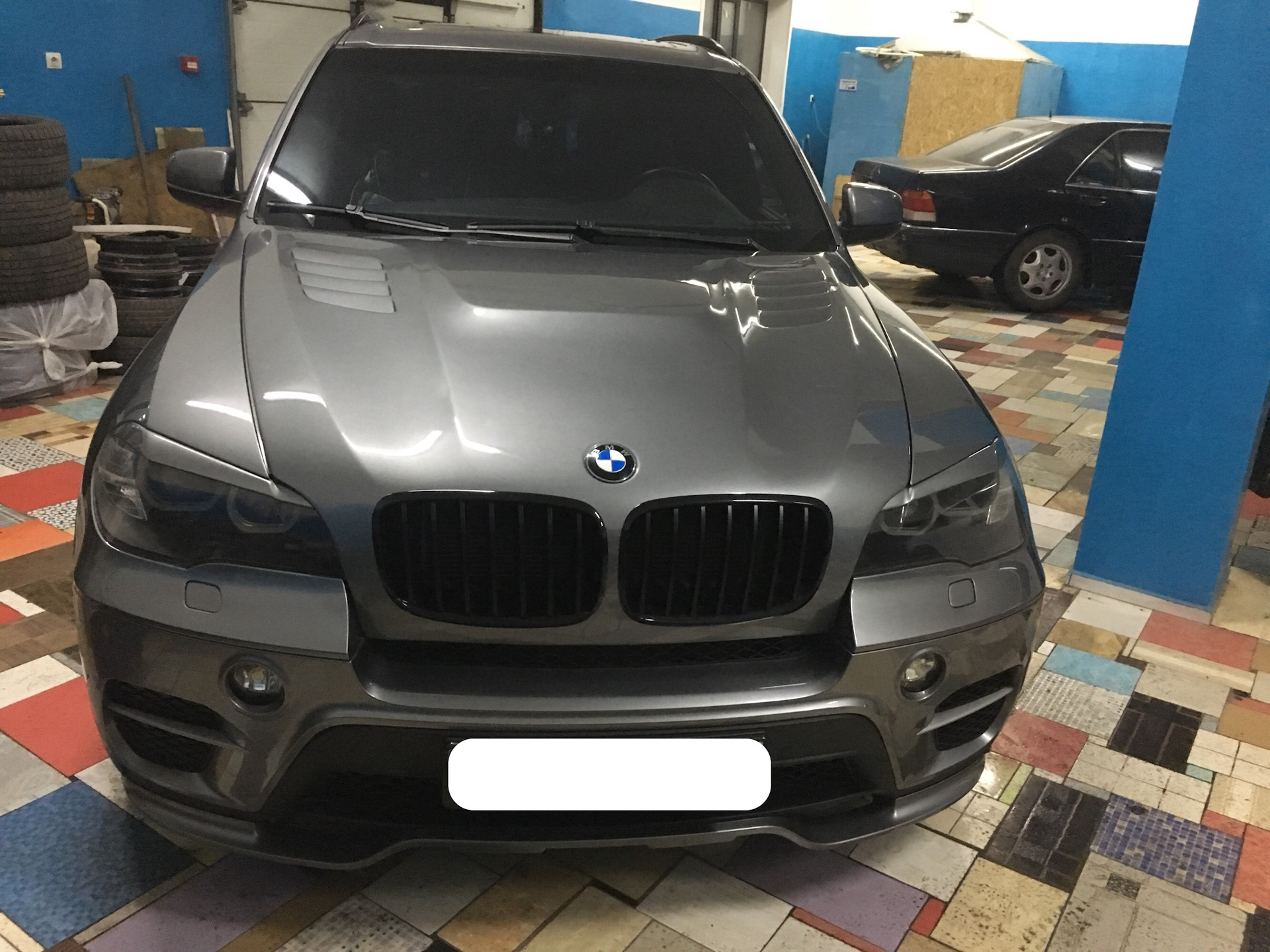 Капот бмв х6. BMW x5 капот. Капот БМВ х6 е71. Тюнинговый компот на БМВ х6. Капот BMW x6 e71 оригинал.