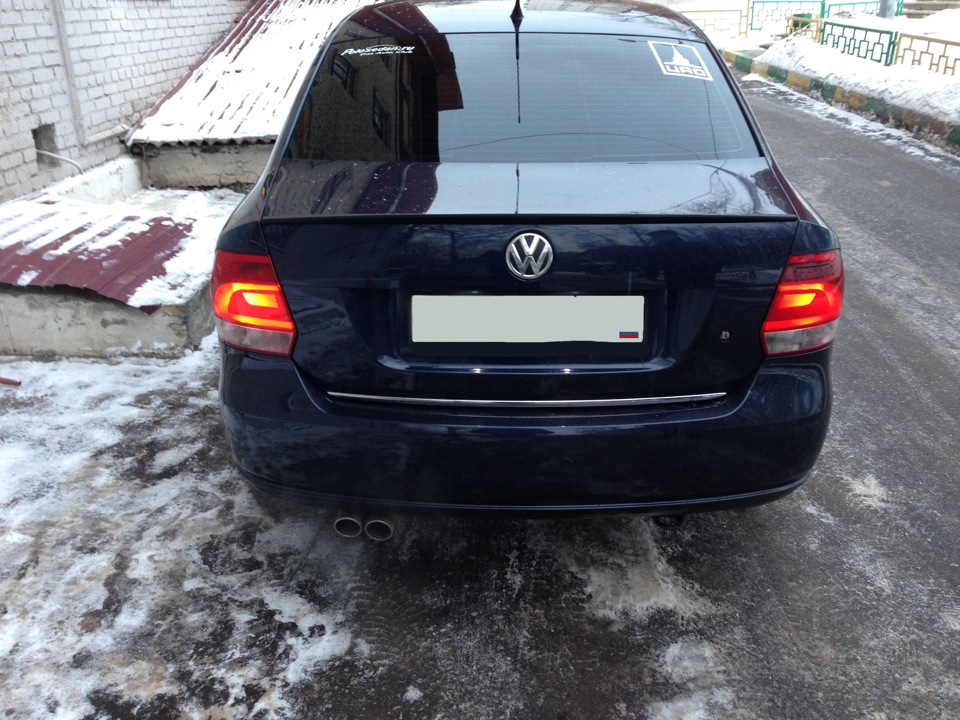 Лип спойлер в карбоне — Volkswagen Polo Sedan, 1,6 л, 2011 года ...