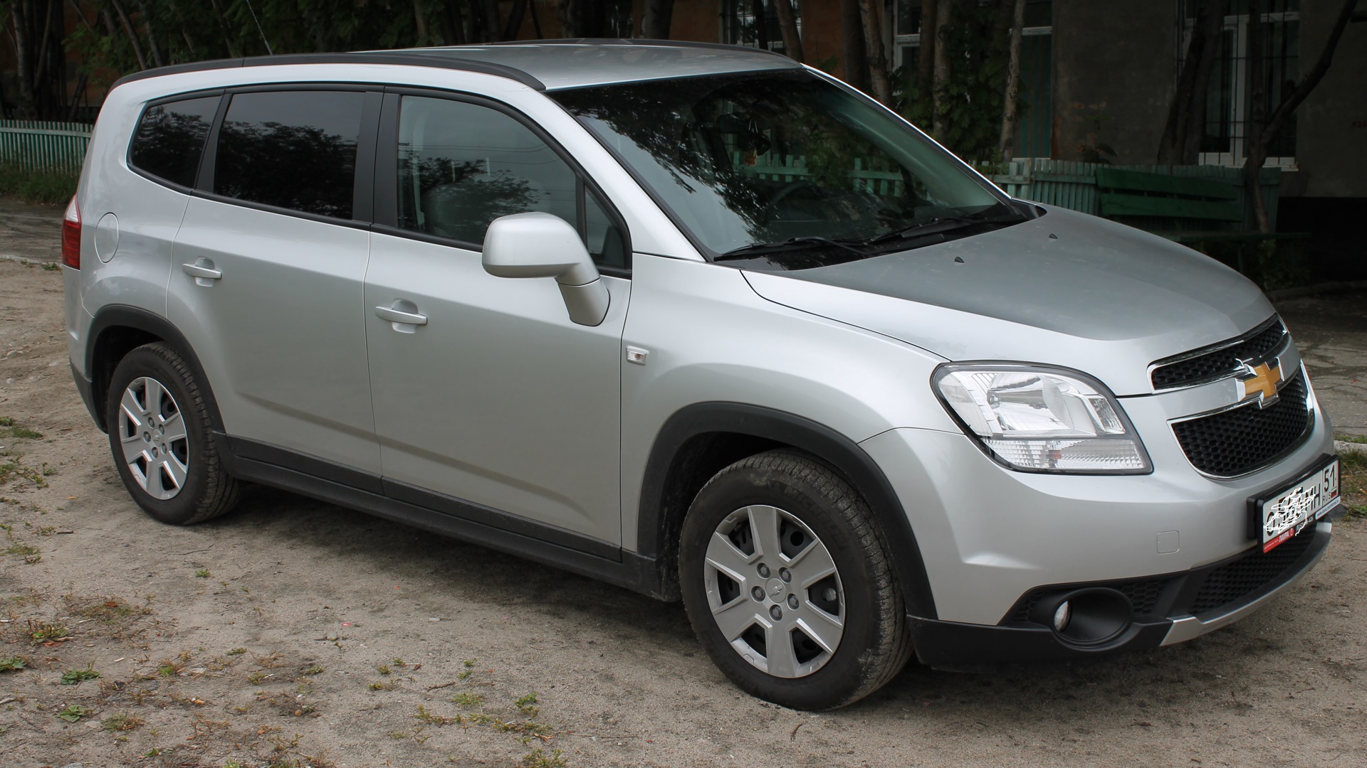 Chevrolet Orlando (1G) 1.8 бензиновый 2012 | Серебристый 