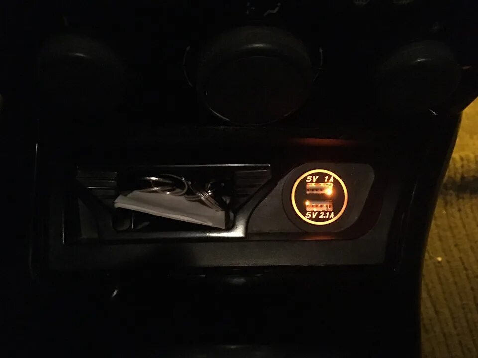 USB розетка вместо прикуривателя. — Opel Astra H GTC, 1,6 л, 2008 года ...