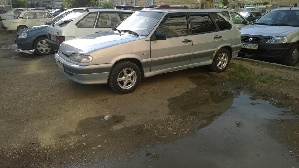 Поставил акустическую полку и подиумы на двери — Lada 2114, 1,5 л, 2004 ...