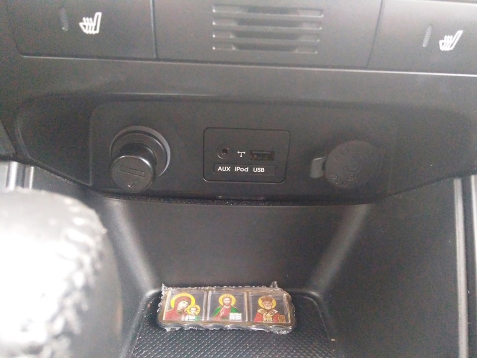 установка USB вместо прекуривателя — KIA Sorento (2G), 2,2 л, 2012 года электроника DRIVE2