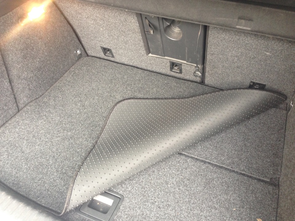 Велюровый коврик — Volkswagen Tiguan (1G), 2 л, 2012 года | тюнинг | DRIVE2