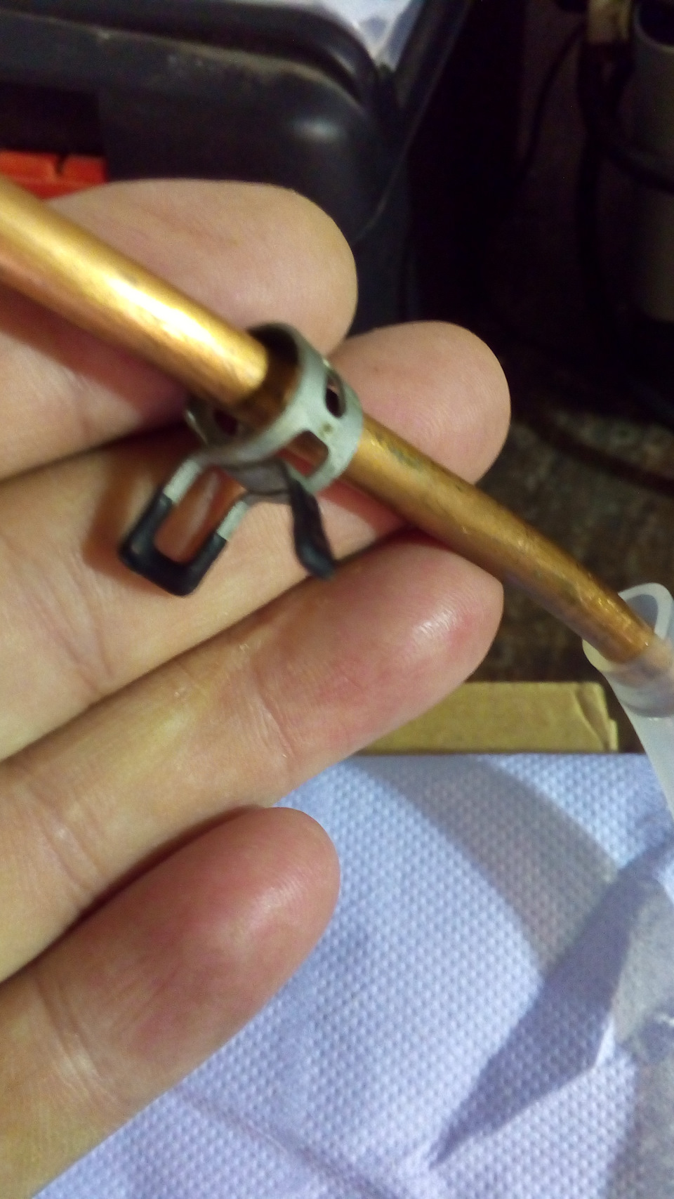 поставил с ушками, очень удобные в плане установки и демонтажа — Opel Astra H