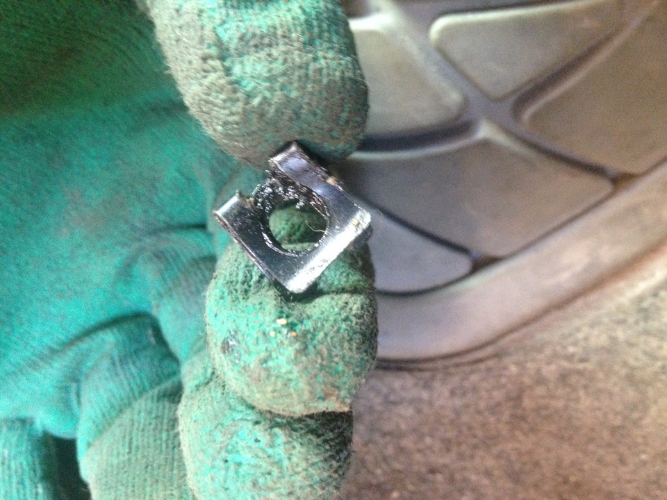 Замена тросика сцепления. — Lada 21099, 1,5 л, 2000 года | своими ...