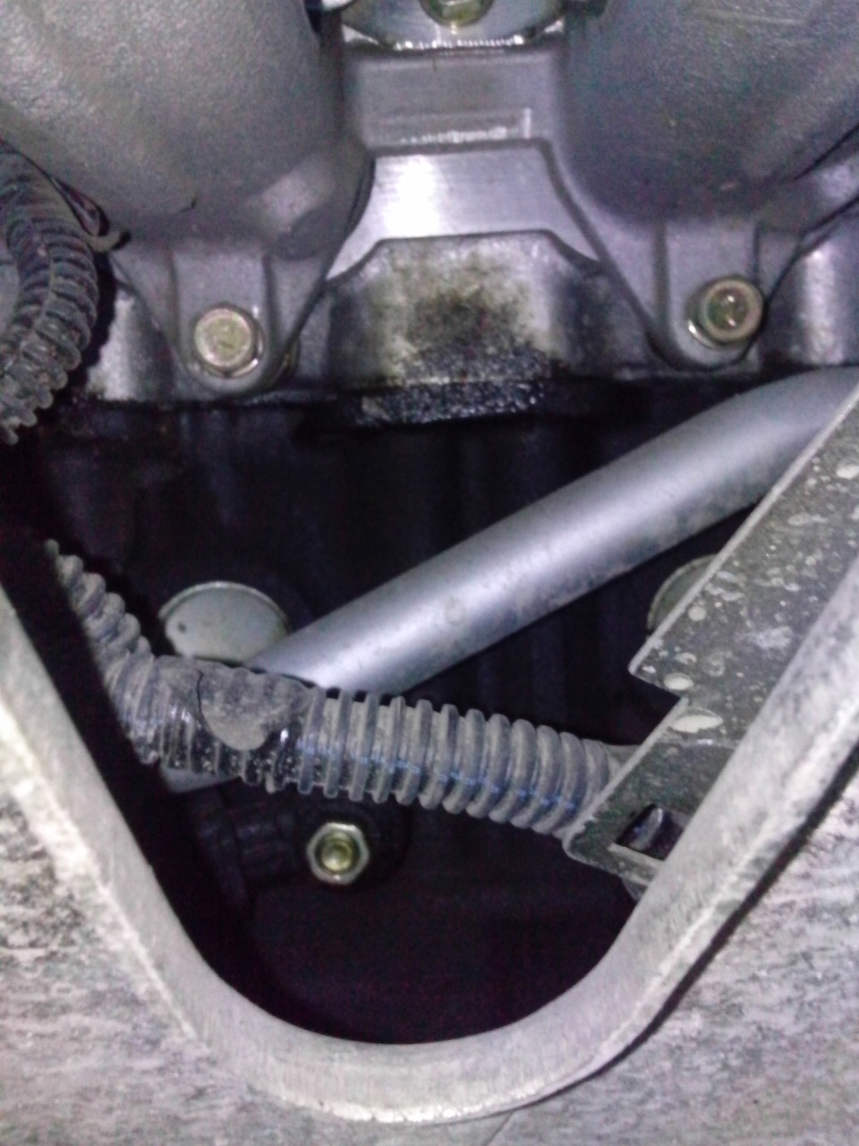 Сопливит из под ГБЦ. — DRIVE2