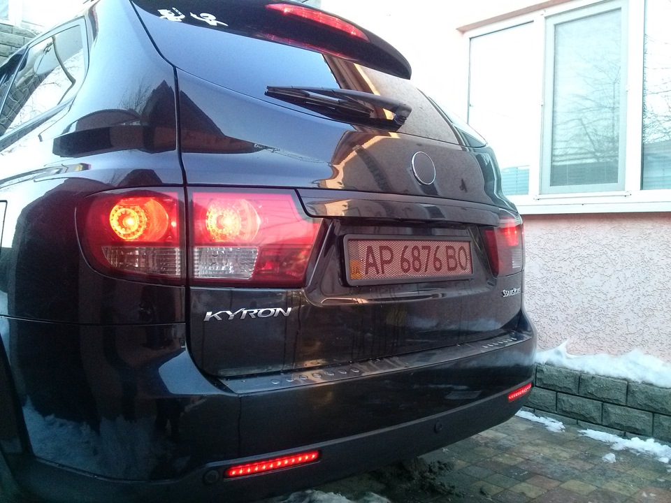 Задние светодиодные фонари кайрон. Задние светодиодные фонари рекстон 2. Ssangyong kyron задние фонари. Ssangyong kyron led задние фонари. Фонари ссангйонг кайрон 2.