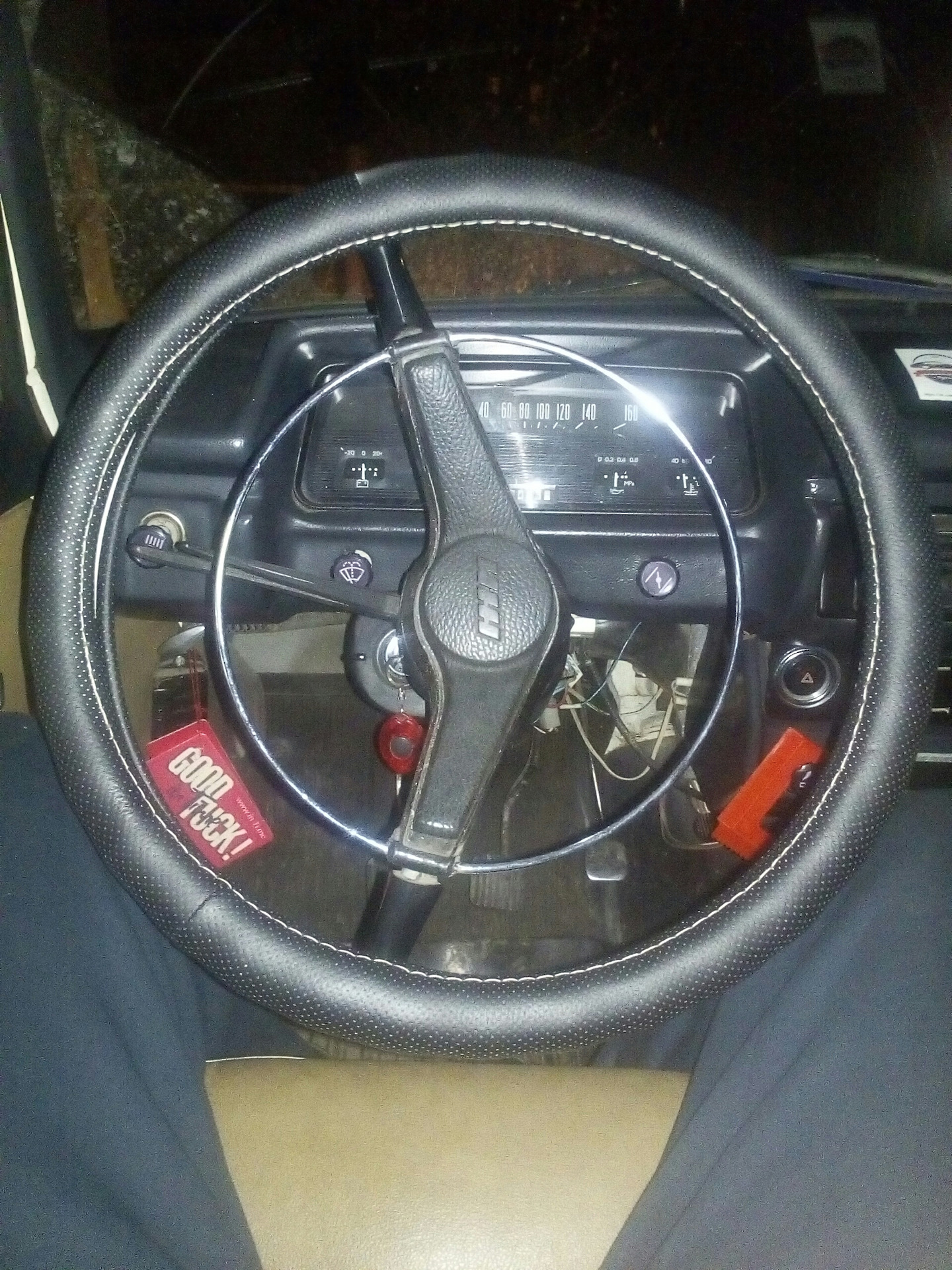 Москвич 2023 jac. Москвич подогрев руля. Нагреватель для обогрева руля. Москвич подогрев руля. Оплетка руля москвич иж 412.