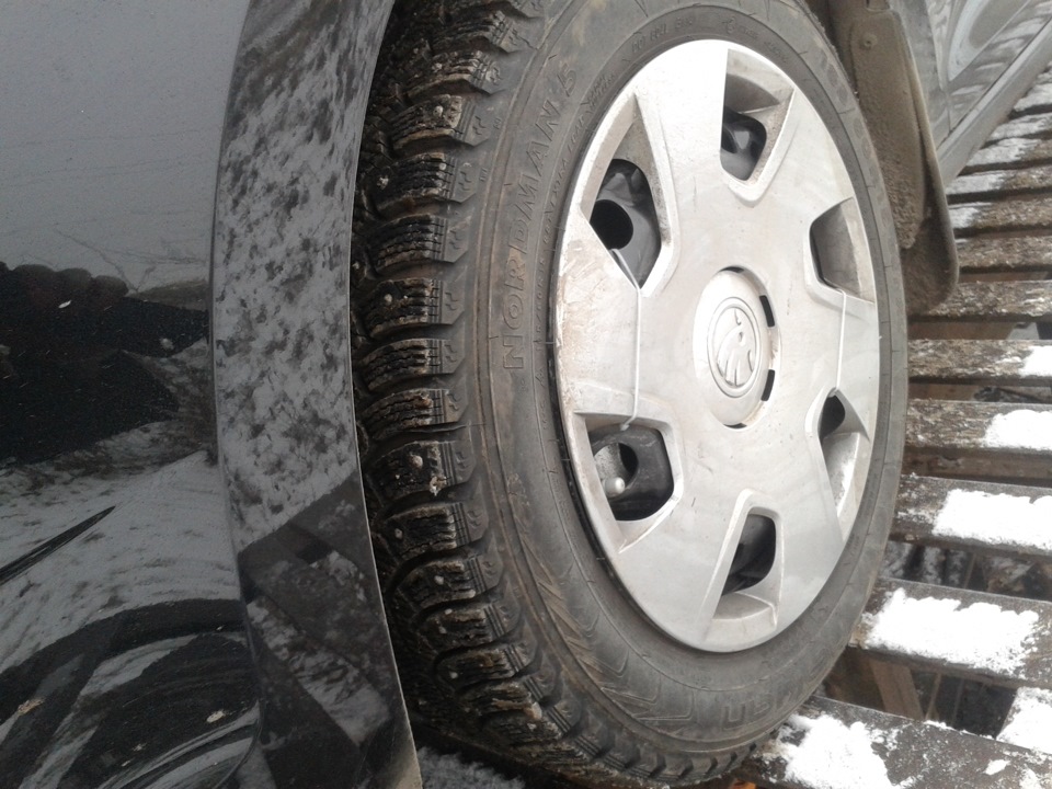 Зимние шины Nordman 5 — Skoda Rapid (1G), 1,6 л, 2014 года | шины | DRIVE2