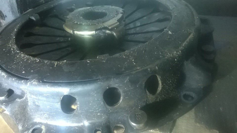 изношенное сцепление ваз. педаль сцепления ваз 2110. сцепления уходит. механизм педали сцепления ваз 2110.